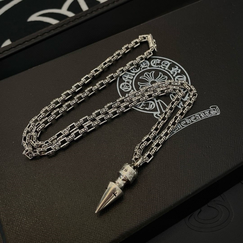 Ch*0me He**ts necklaces